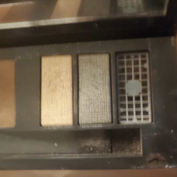 Mascara, highlighter and eyeshadow bundle - Picture 11 of 15